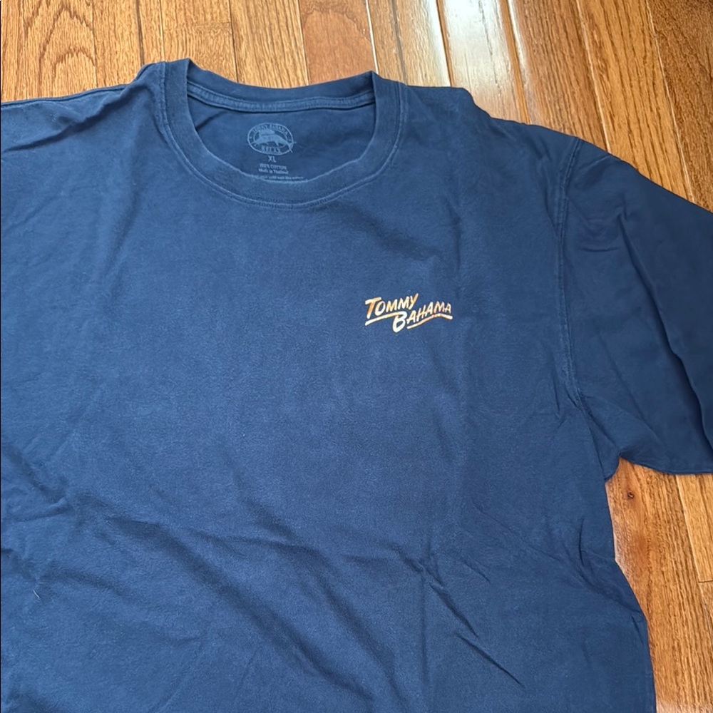Tommy Bahama Men's Blue T-Shirt